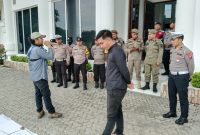 DPP LSM GEMAKO Kabupaten Asahan  menggelar aksi unjuk rasa di halaman kantor Bupati Asahan//Foto: Istimewa.