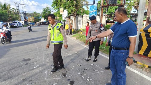Anggota Brimob Polda NTT Tewas Ditabrak Dump Truk di Jembatan Kembar Namosain//Foto: Istimewa.